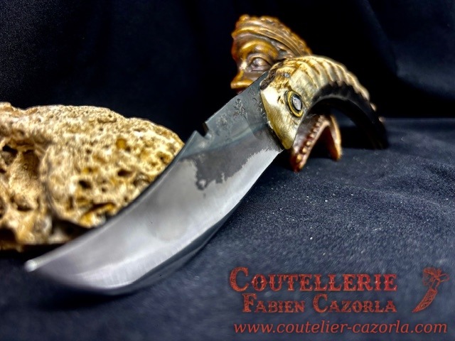 Couteau Corse traditionnel de berger Curnicciolu Fabianu 09102544