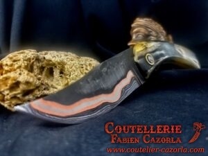 Couteau Corse traditionnel de berger Modèle Cazorla avec Lame Damas Cuivre Nickel 22112509