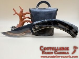 Couteau Corse traditionnel de berger Modèle Cazorla avec Lame Damas Cuivre Nickel 04072604