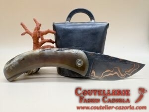 Couteau Corse traditionnel de berger Modèle Cazorla avec Lame Damas Cuivre Nickel 04072605