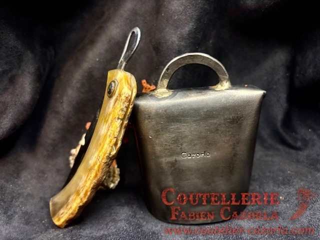 Couteau de berger Corse traditionnel Curnicciolu Fabianu grand modèle Piémontais 17062610 (Copie) – Image 6