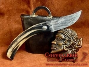 Couteau Corse traditionnel de berger Modèle Cazorla avec Lame Damas 01082615